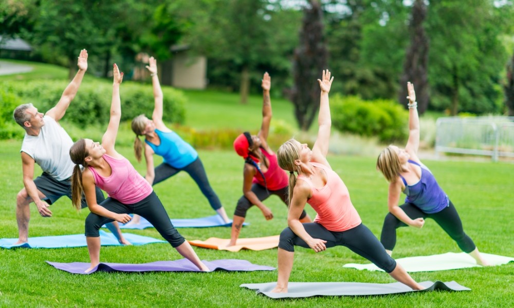 Tập yoga mặc gì? Cách phối đồ tập yoga
